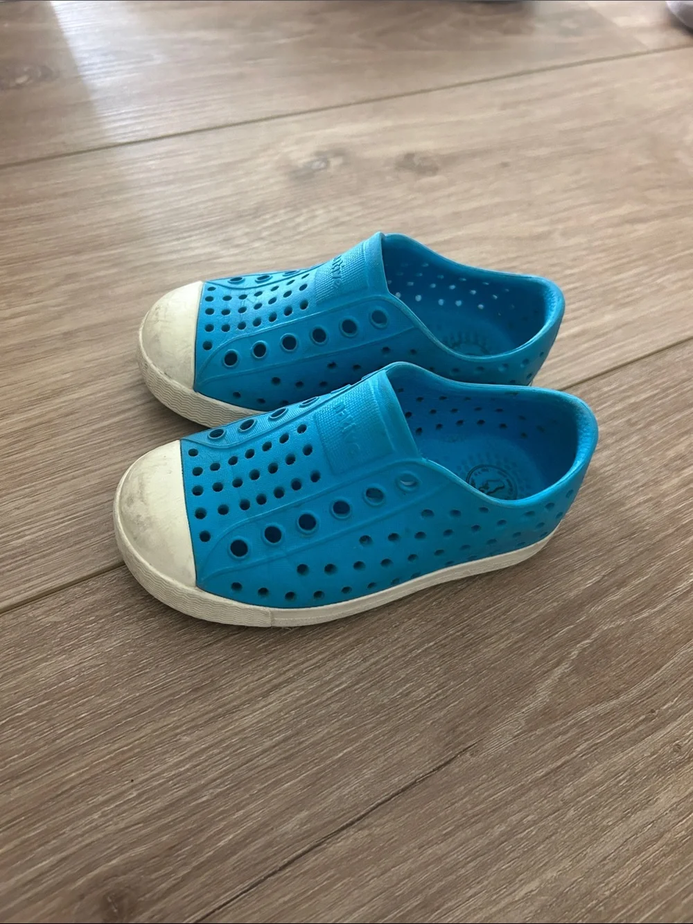 Native kids blue toddler shoes size 7